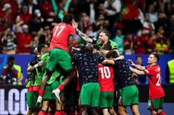 英雄联盟总决赛时间-关于葡萄牙不敌荷兰，球迷为比赛结果扼腕悔恨的信息