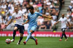 英雄联盟总决赛时间-阿斯顿维拉客场不敌，降级危机