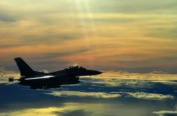 英雄联盟总决赛直播-孤星破晓，福克斯绝境绽放证明自我，广厦逆袭太阳