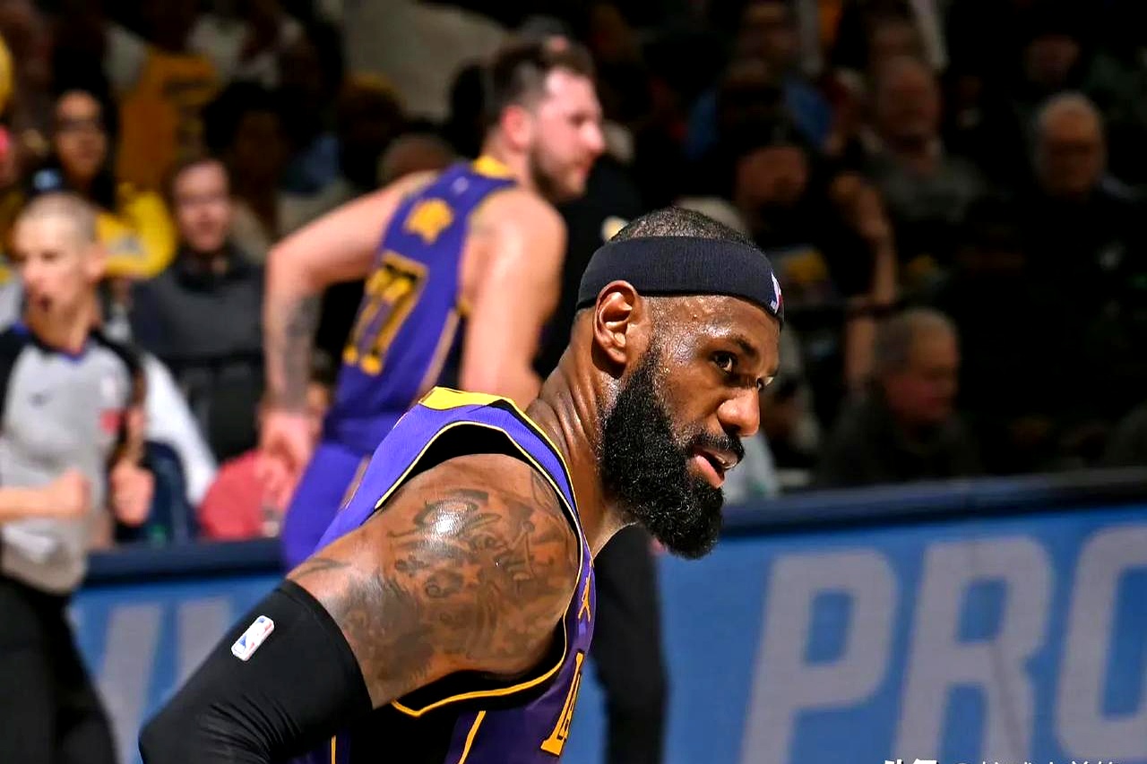 湖人客场逆转马刺,取得四连胜 湖人客场逆转马刺,取得四连胜