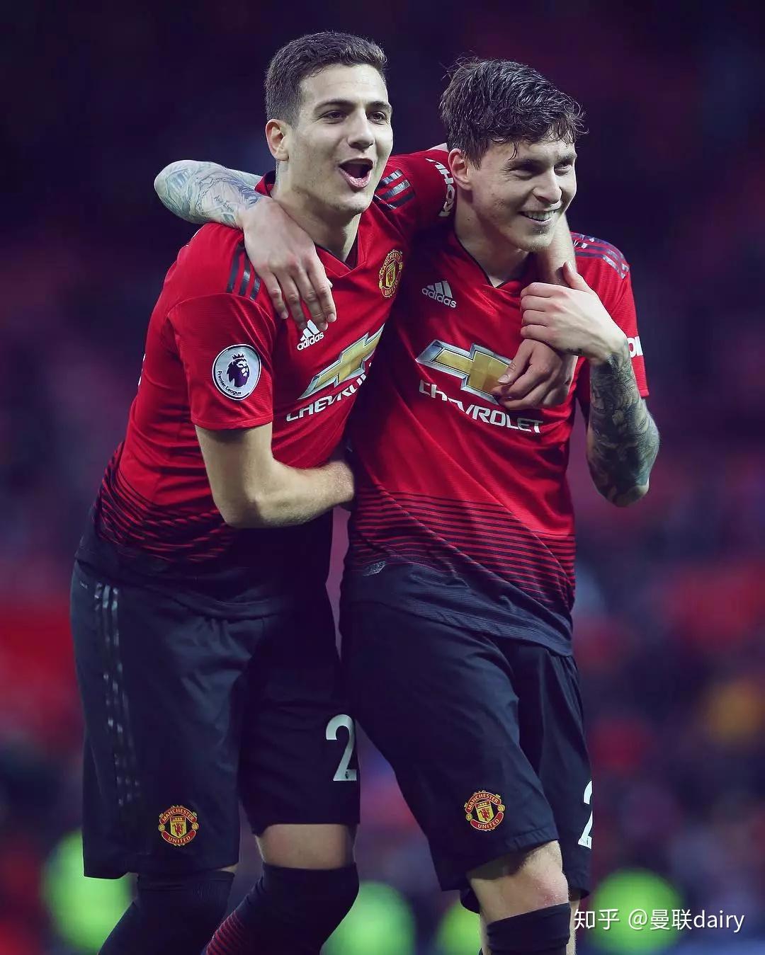 曼联主场战平,卢卡库首开纪录 曼联主场战平,卢卡库首开纪录