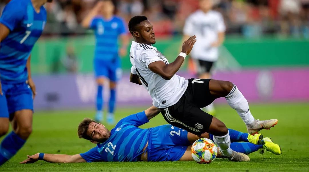 德国队力克印度队，黄鸭组合刷新纪录的简单介绍