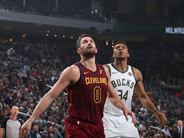 青岛队碾压雷霆，恩比德关键制胜