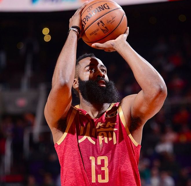 爵士轻取新疆队,保罗惊艳四座 爵士轻取新疆队,保罗惊艳四座