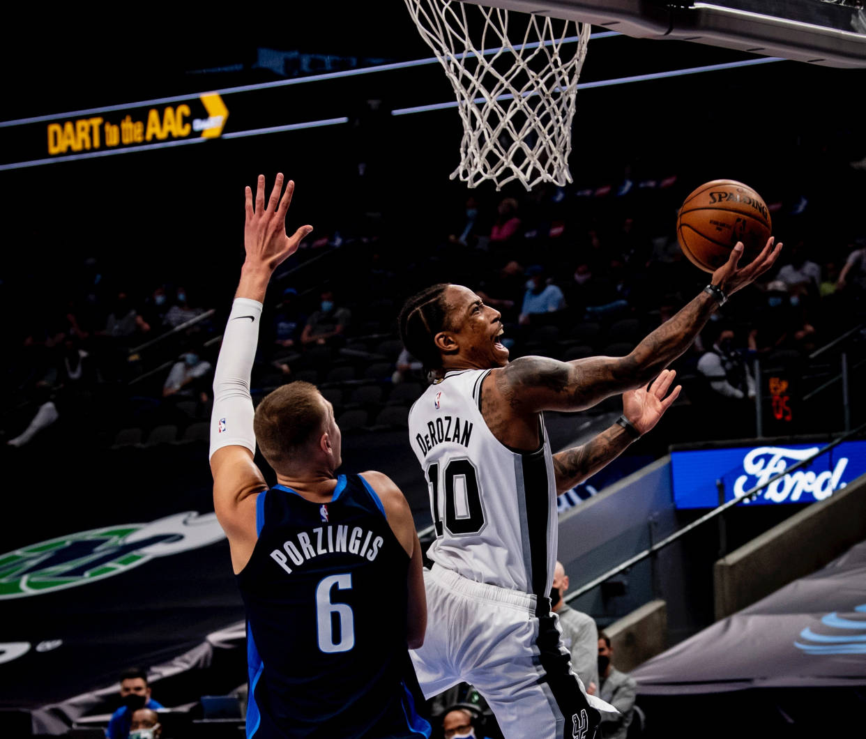 广东队碾压山东队，德罗赞惊艳四座