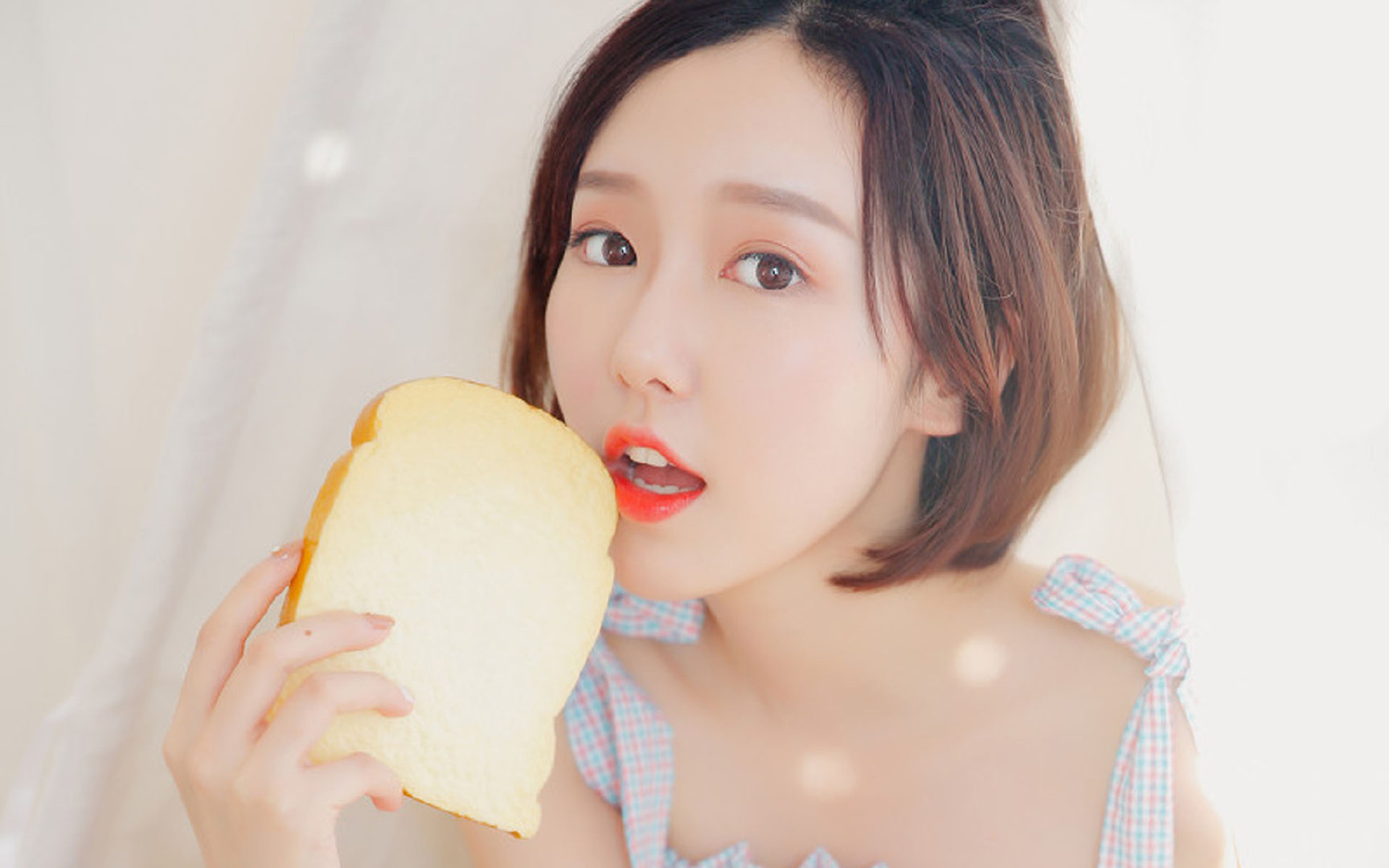 东方巨龙险胜银黑军团,乔治末节三分雨浇灭马刺反击